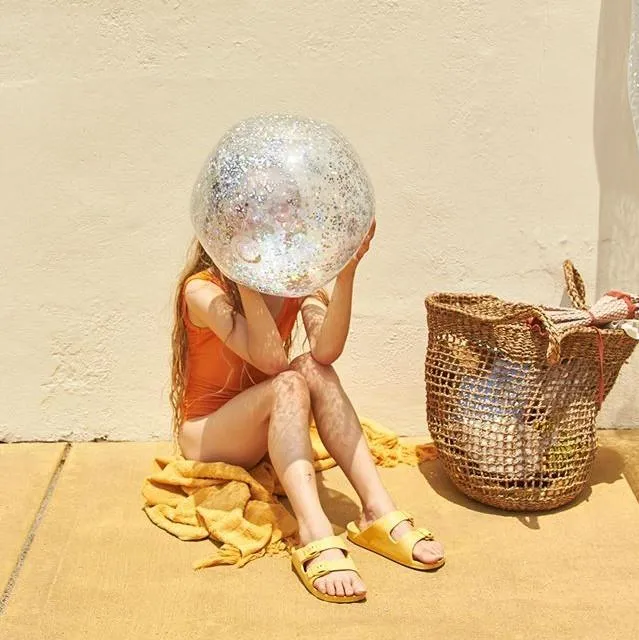 INFLATABLE GLITTER BEACH BALL