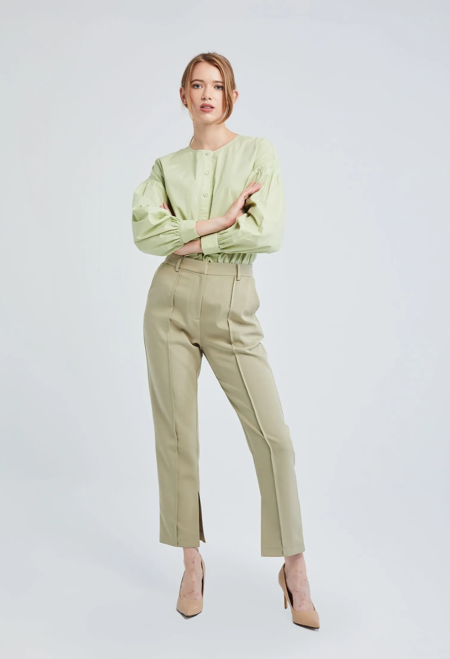 Minimal Side Tuck Pleats Capri Pants