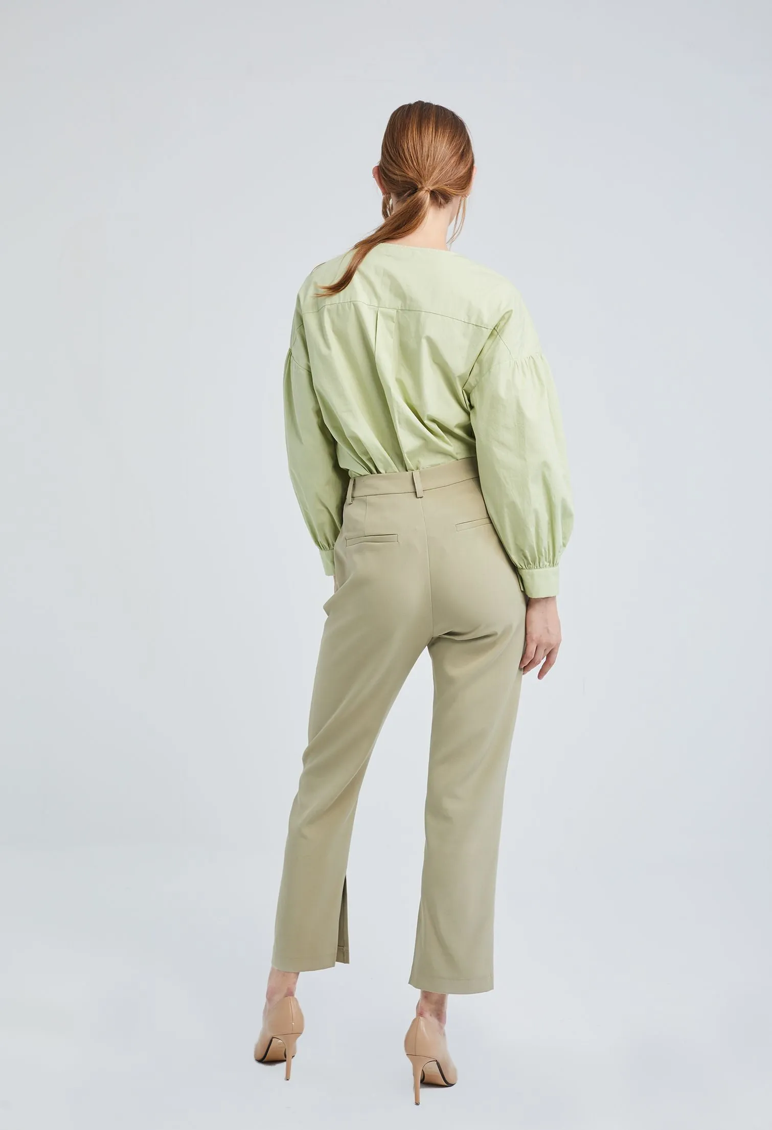 Minimal Side Tuck Pleats Capri Pants