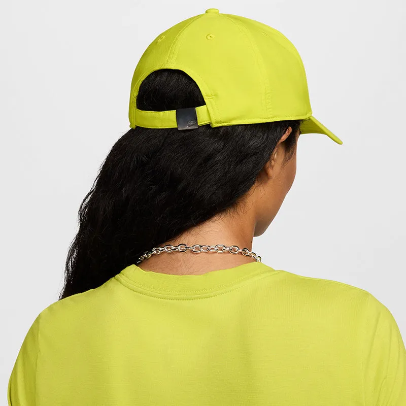 Nike Unisex Dri-Fit Club Structured Metal Logo Cap Bright Cactus/Metallic Silver