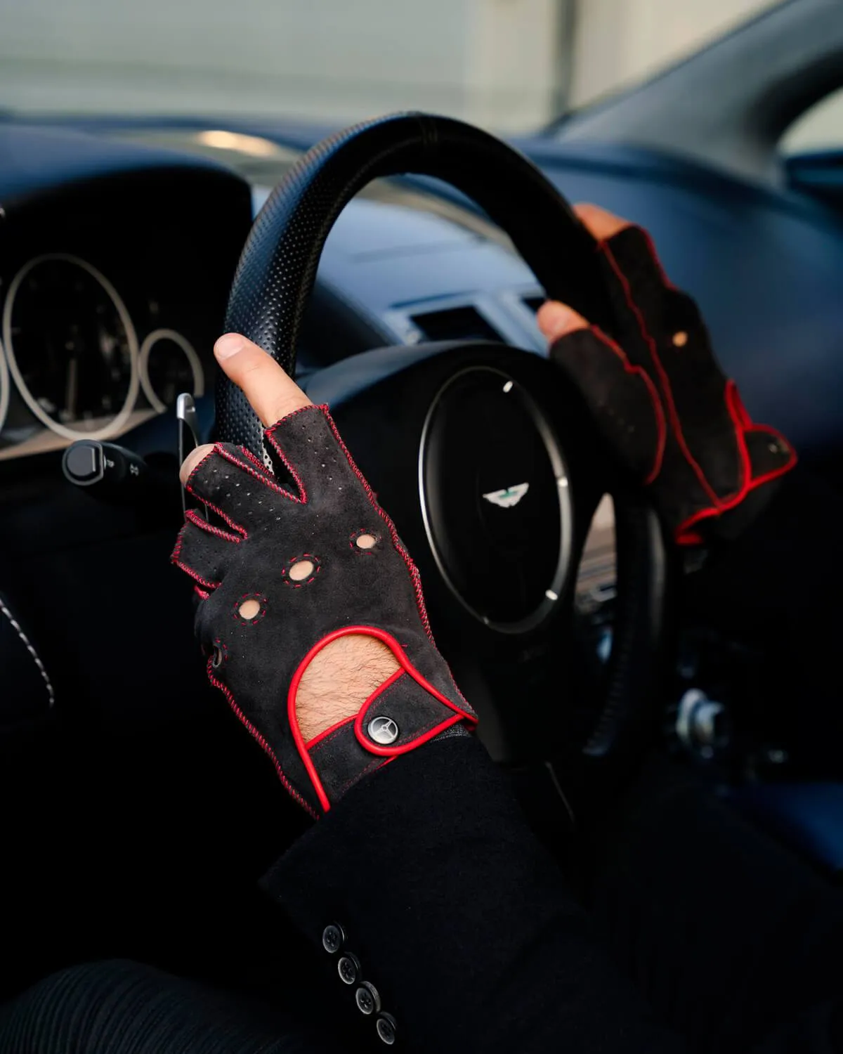 POWERSLIDE - Fingerless Suede Driving Gloves - Dark Grey/Red