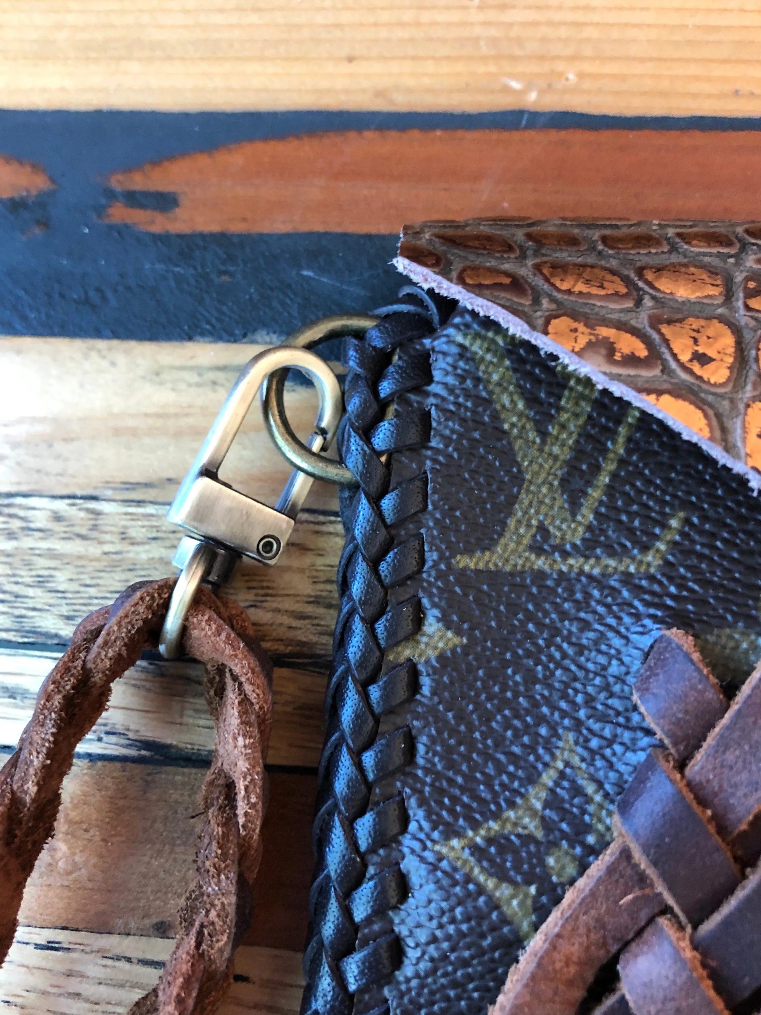 The Fringed Wren - Brown/Gold Vintage Wristlet Bag